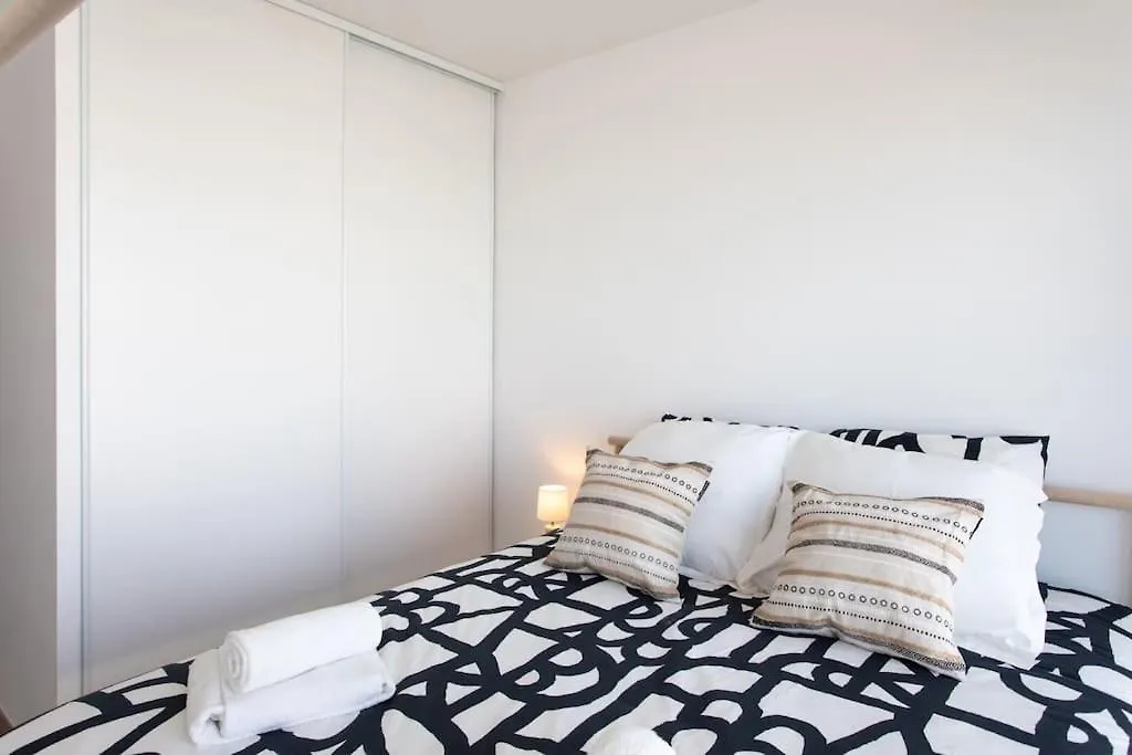 L17 Arenas Suite 3 Balconies/Parking, 5Mins To The Sea Nice Apartment