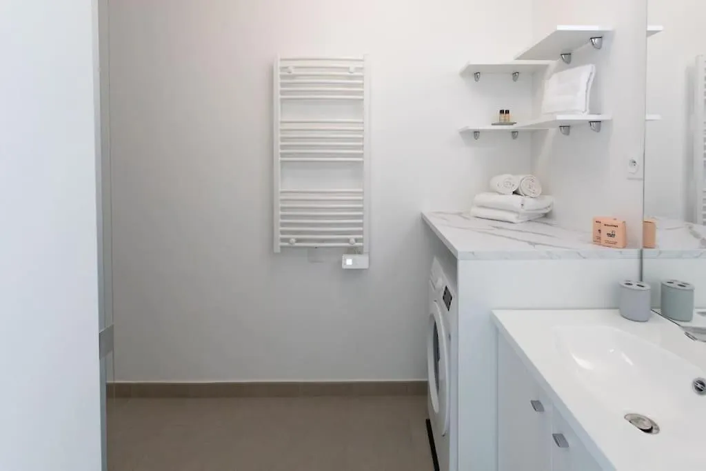 Apartment L17 Arenas Suite 3 Balconies/Parking, 5Mins To The Sea Nice