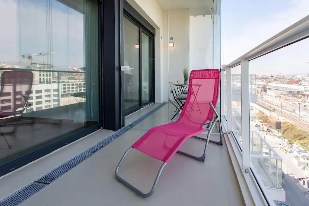 Apartment L17 Arenas Suite 3 Balconies/Parking, 5Mins To The Sea Nice France