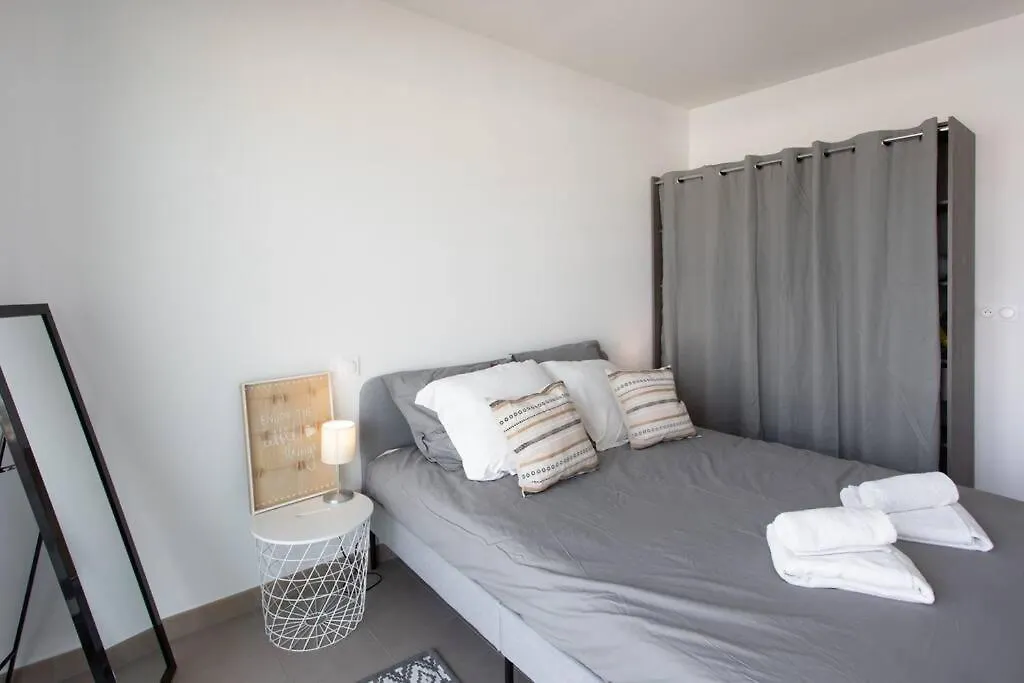 Apartment L17 Arenas Suite 3 Balconies/Parking, 5Mins To The Sea Nice