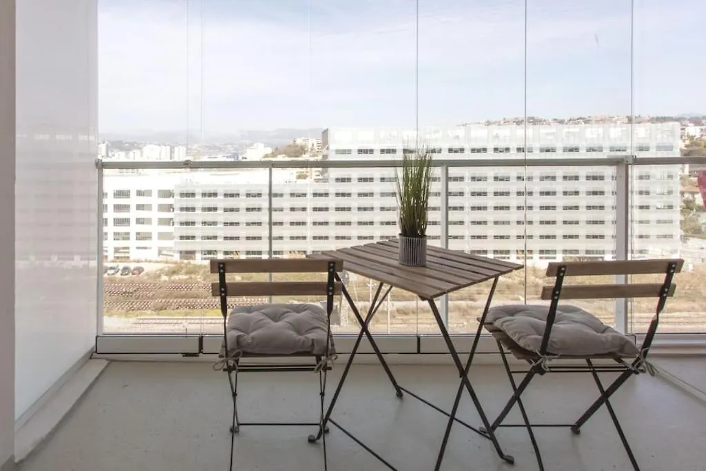 L17 Arenas Suite 3 Balconies/Parking, 5Mins To The Sea Nice Apartment